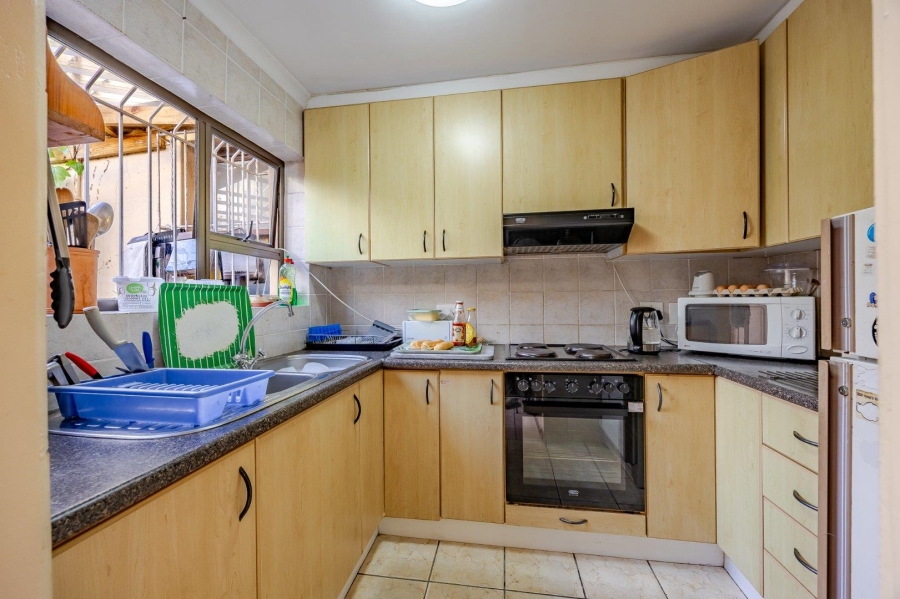 8 Bedroom Property for Sale in Lakeside Western Cape